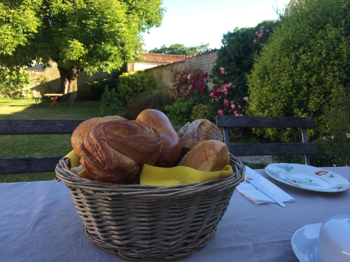 Bed and Breakfast La Madeleine à La Jarrie Extérieur photo